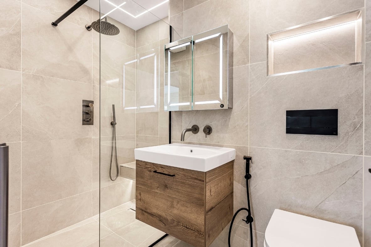 Modern Spa-Inspired Master En Suite