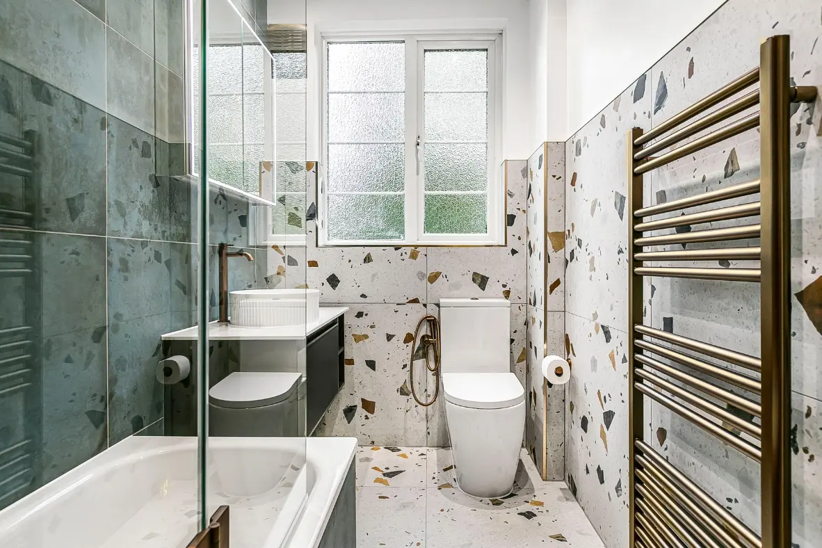 Compact Bathroom with Bold Personality