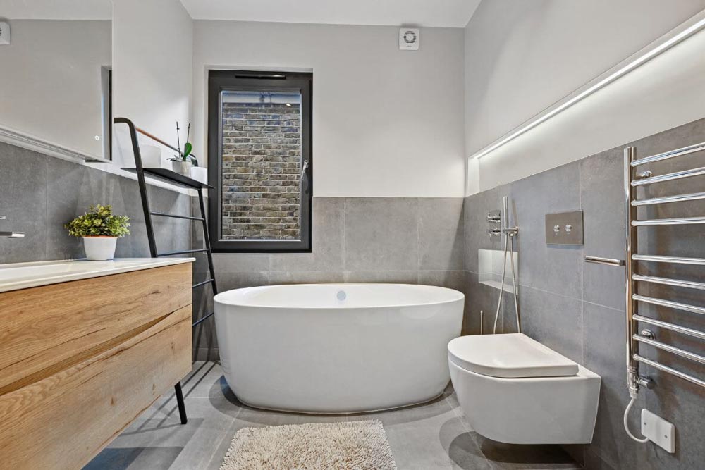 Minimalist Bathroom in Kingston Upon Thames