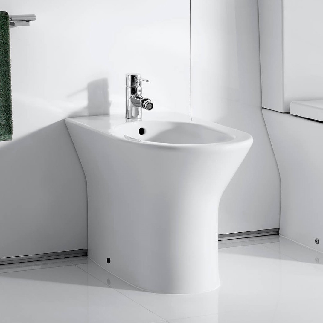 Burlington Whitcomb Urinal With Bracket U2